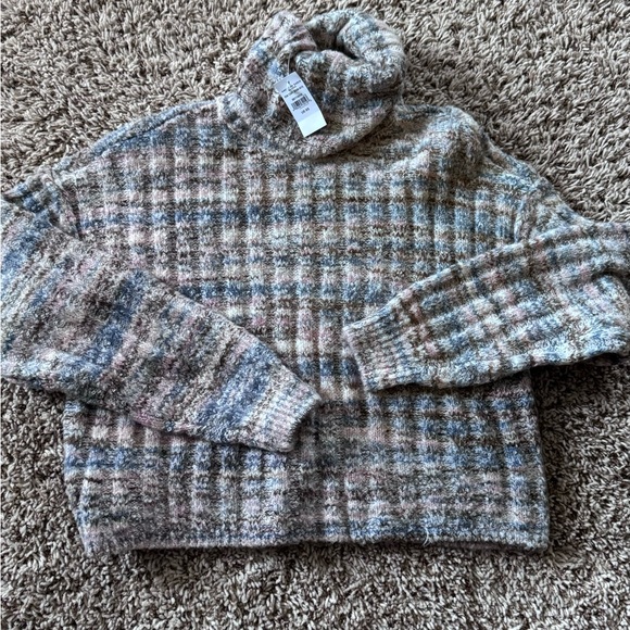 American Eagle cowlneck sweater - Picture 4 of 5